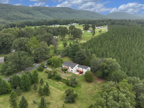 210 Williamstown Rd, Shipman, VA 22971