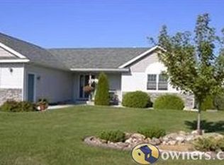 1109 Cheyenne St, Roberts, WI 54023