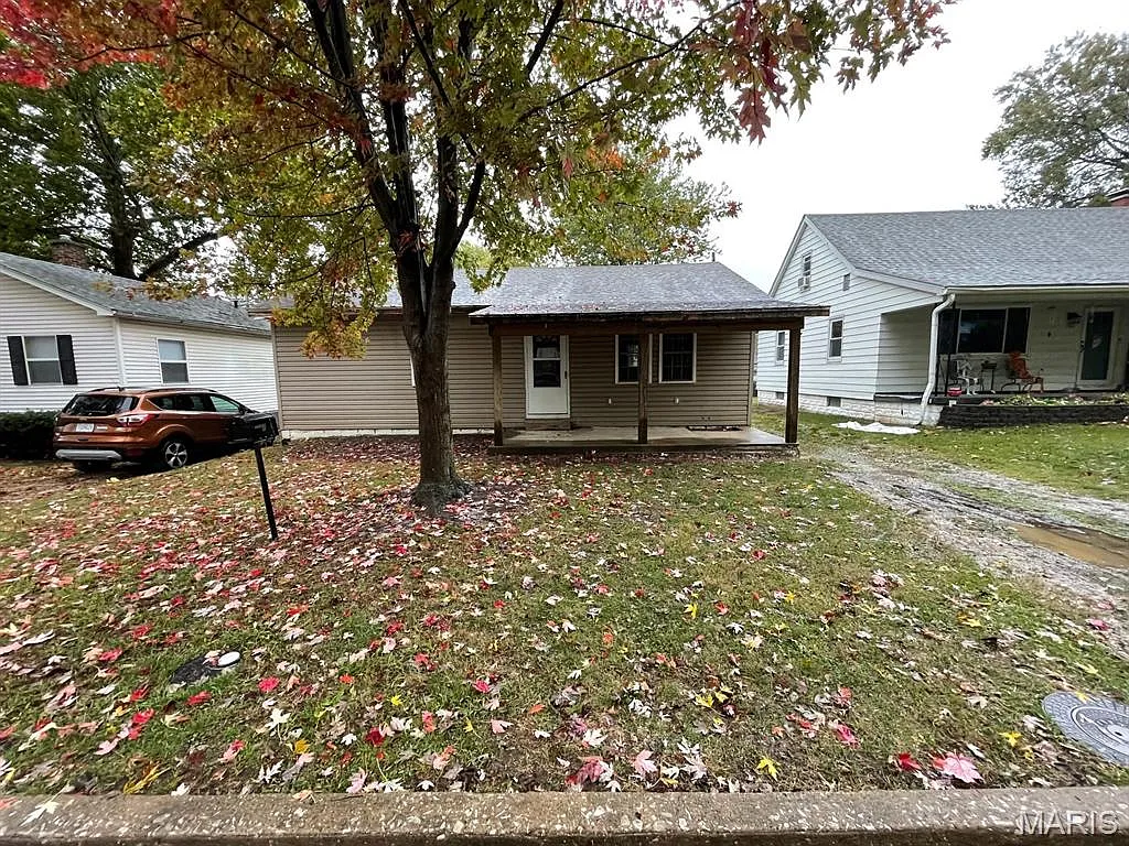 709 Logan Ave photo 1