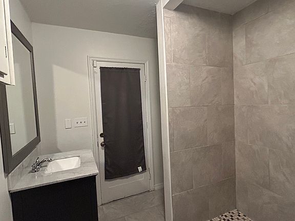 5th image of 112 Patten Heights St