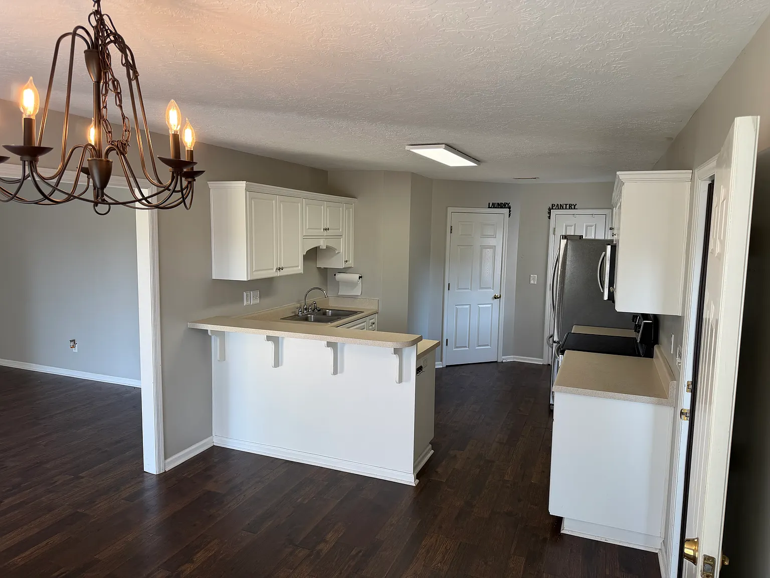 3 bed, 1460 sqft, $2,000 — Photo 4