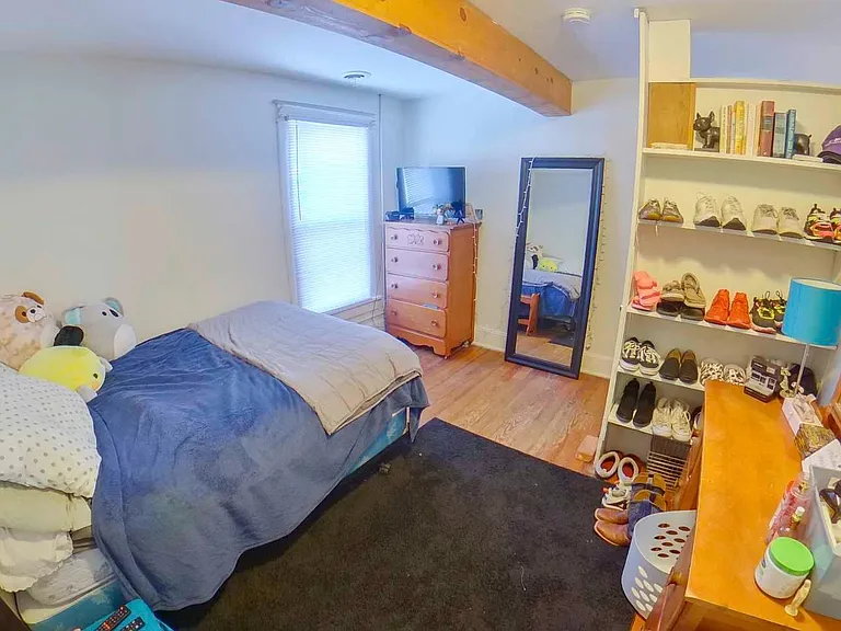917 Laramie St — Photo 4