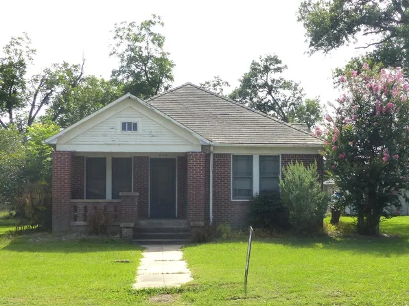 408 N Meyer St, Sealy, TX 77474