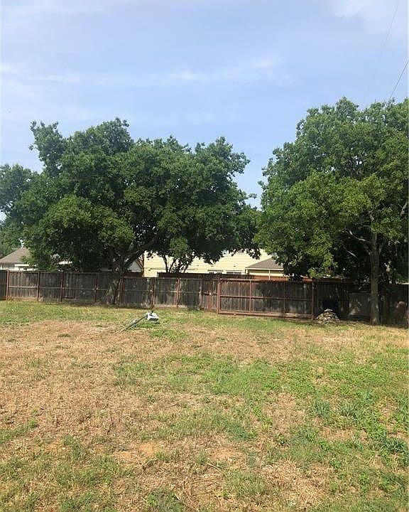 1st image of 100 Trailridge Dr