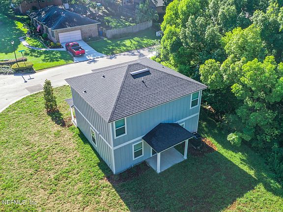 3rd image of 3678 BRIDGEWOOD Drive