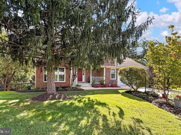 215 Heather Glen Rd, Sterling, VA 20165