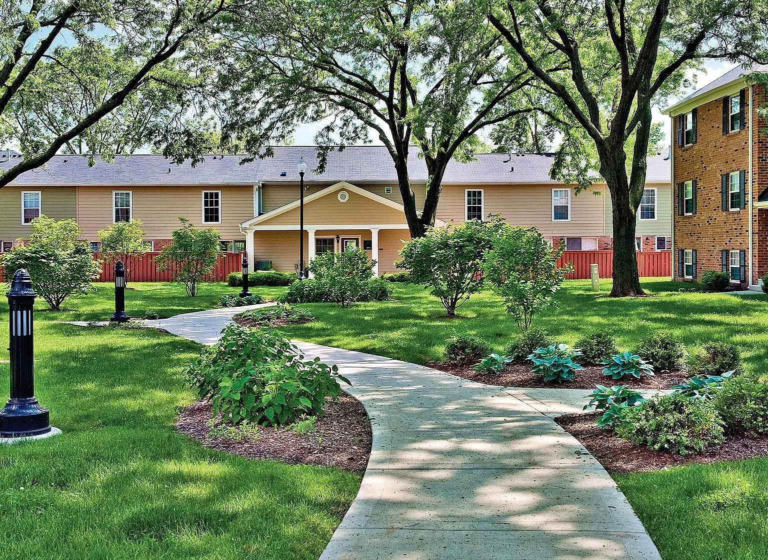 Willow Bend — Photo 1