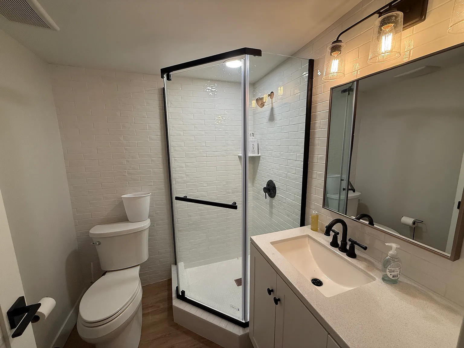 2 bed, 950 sqft, $1,695 — Photo 4