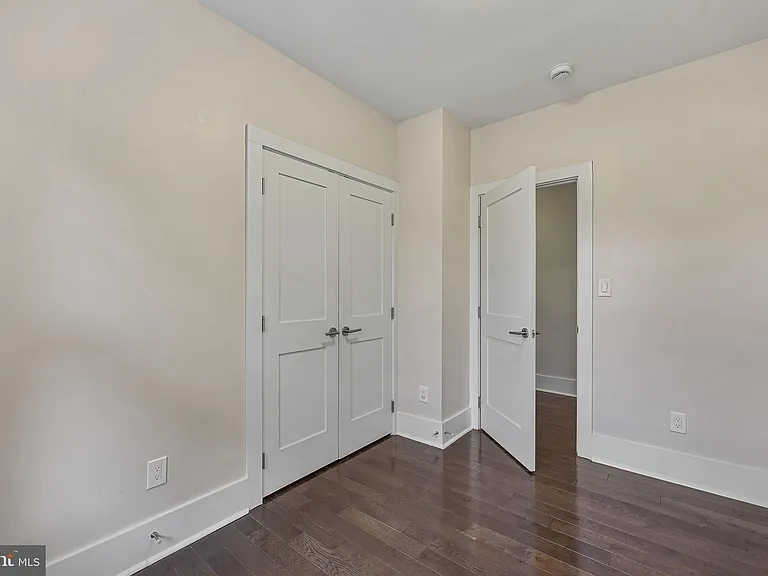 1100 Holbrook Ter NE #1 — Photo 14