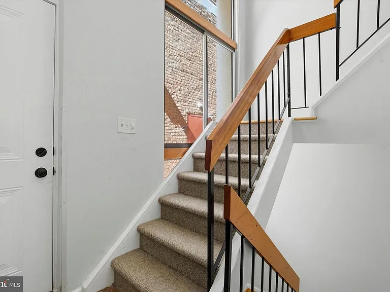 210 Church St #1C — Photo 4