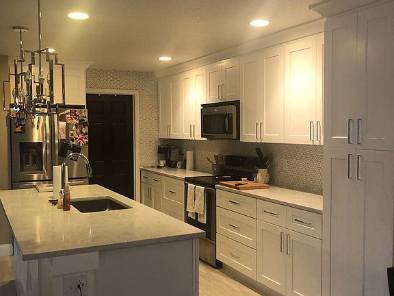 4th image of 13851 Phoenix Dr