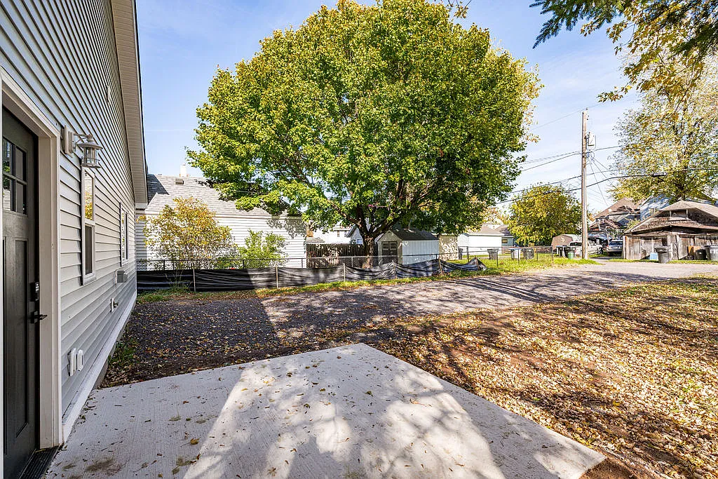 2 bed, 800 sqft, $2,000 — Photo 4