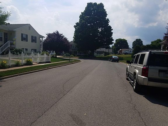 5th image of 1133 Locust St