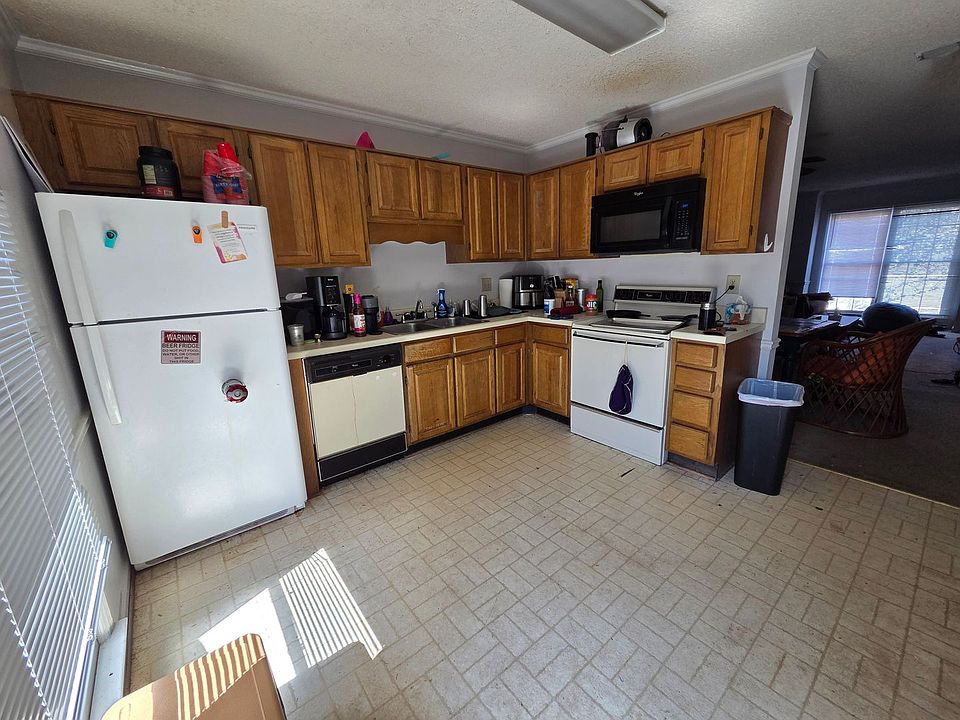 1st image of 1515 S Lumpkin St APT 401