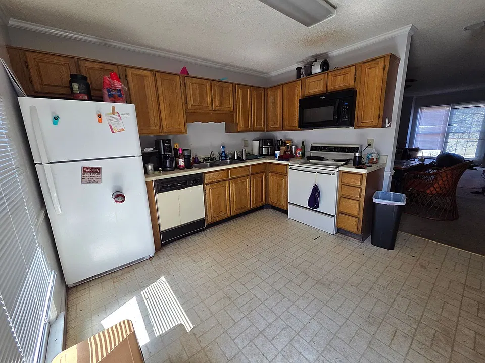 1515 S Lumpkin St #401