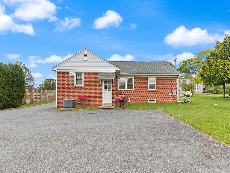16 Homestead St — Photo 25
