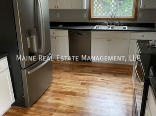 118 Grove St APT 2, Bangor, ME 04401