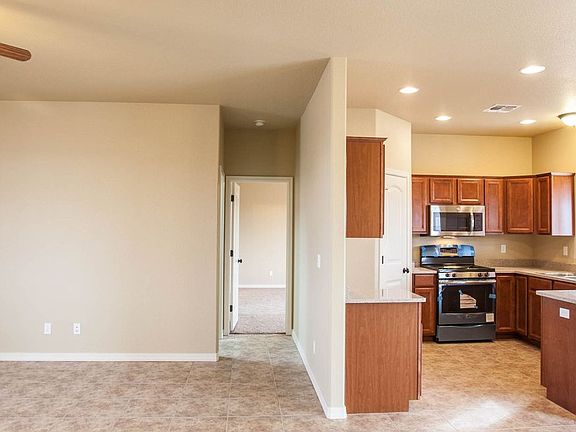 3rd image of 3289 Amanda Ave