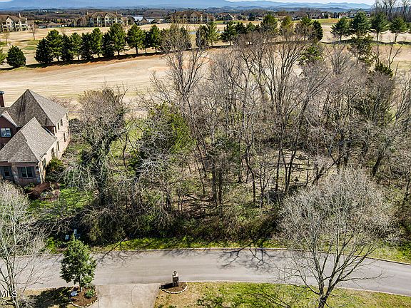 3rd image of 680 Sandpiper Dr