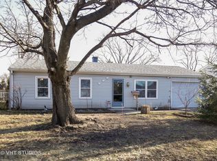 711 Lincolnwood Dr, Streamwood, IL