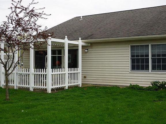 5th image of 2200 Lakefield Dr