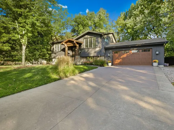 4672 Walnut St, Maple Plain, MN 55359