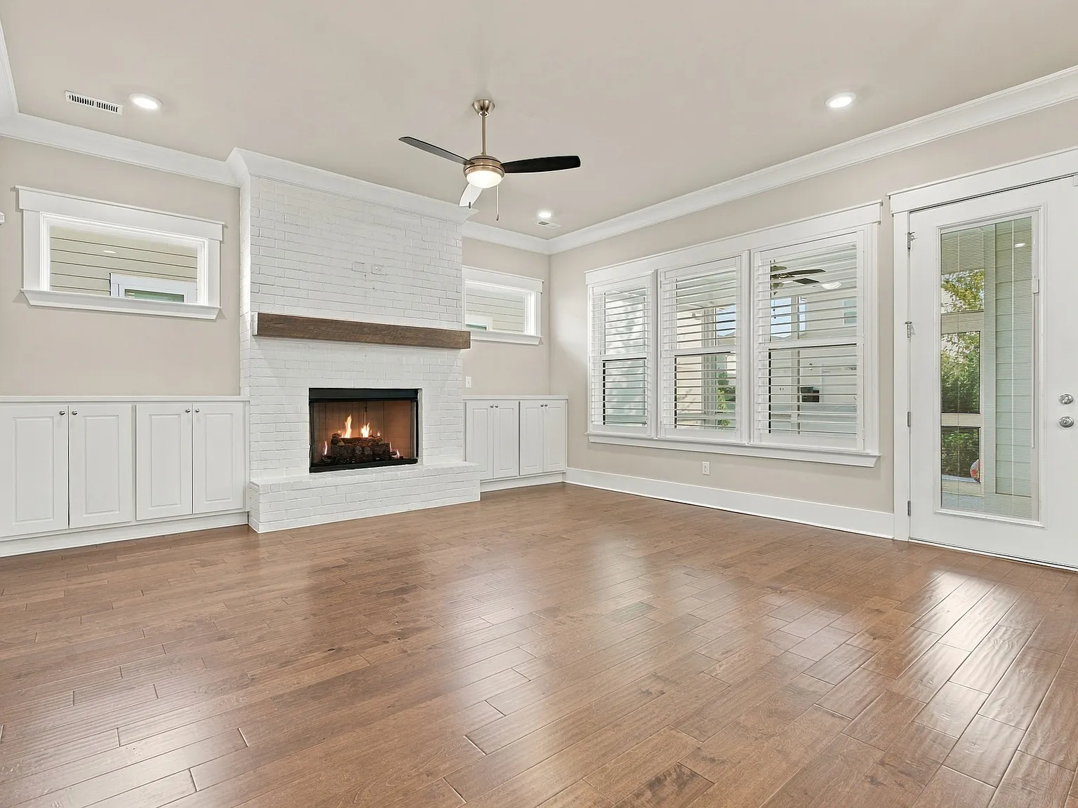 3 bed, 2.5 bath, 2076 sqft, $2,450 — Photo 4