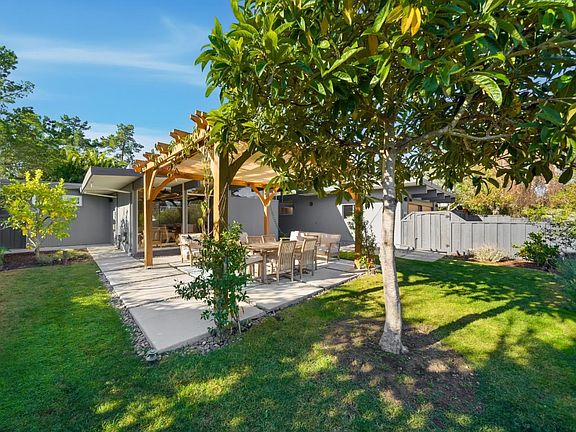 5th image of 2096 Ticonderoga Dr