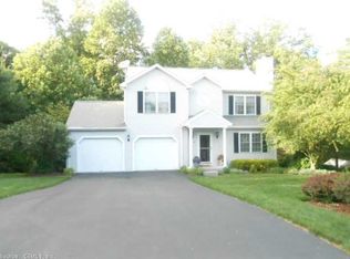 40 Longview Dr, Stratford, CT 06614
