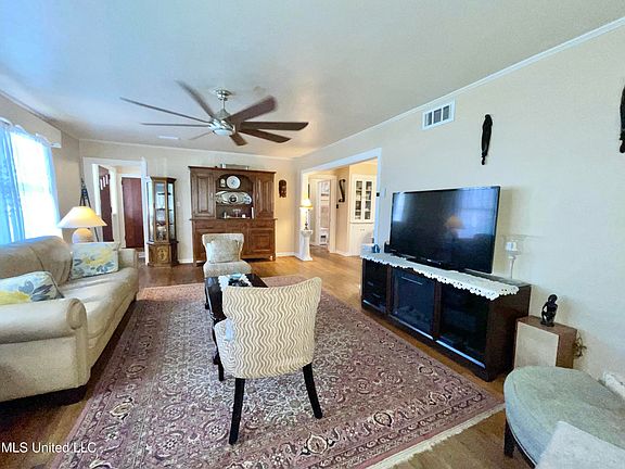 5th image of 4124 Griffin St