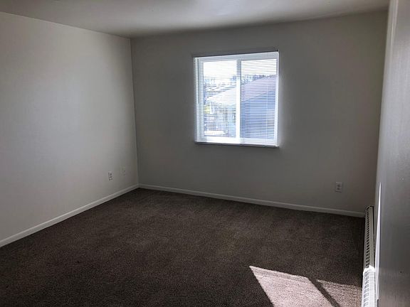 5th image of 411 Stratford Way APT 10