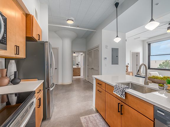 2nd image of 5000 Euclid Ave #503