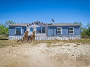1007 County Road 773, Devine, TX 78016