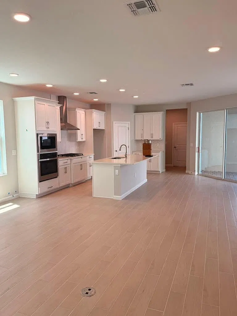 4 bed, 3.5 bath, 2780 sqft, $2,999 — Photo 2