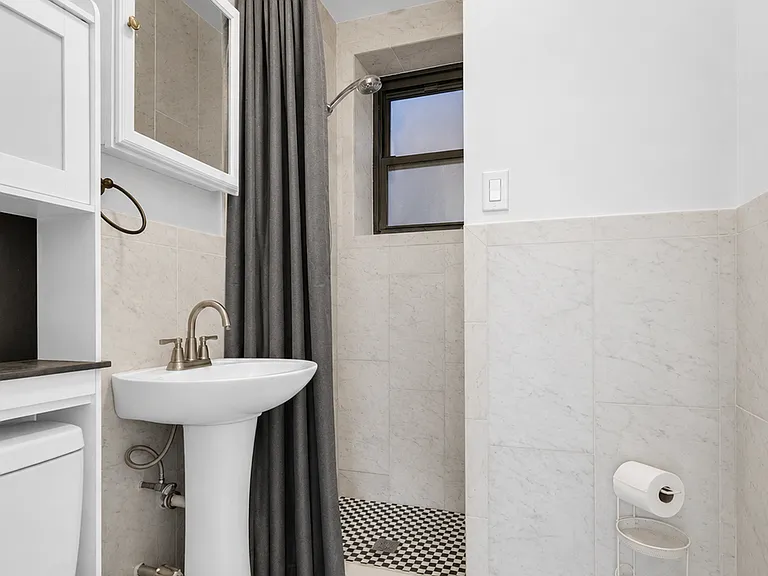 2090 Madison Ave #3E — Photo 8
