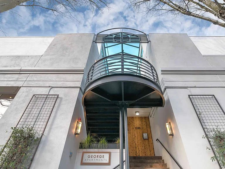 The George Apartments — Photo 13