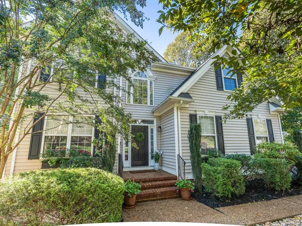 526 Fontana Dr, Charlottesville, VA 22911