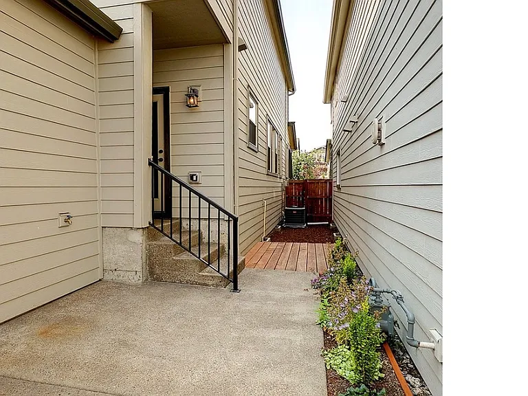 12958 SW River Terrace Blvd — Photo 19