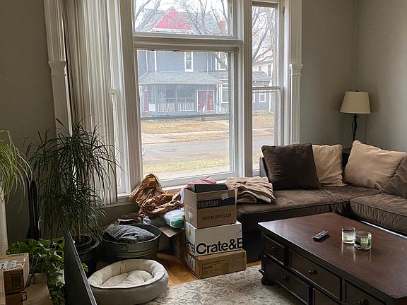 Living room as set up by current tenant.