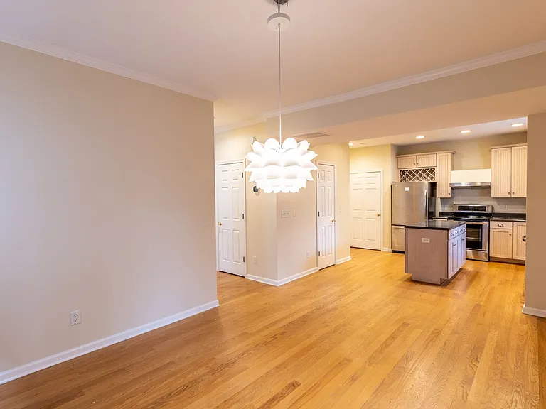 158 Burnet St — Photo 16
