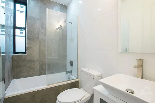 Rented by Blue Egg Realty Corp | media 40