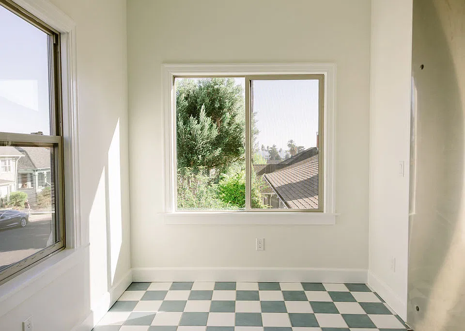 688 Poli St #7