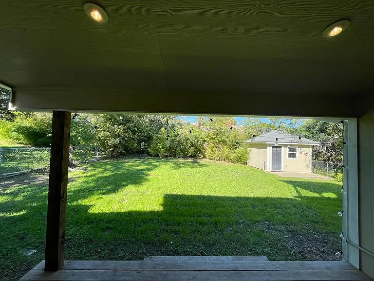 431 Irvington Dr — Photo 49