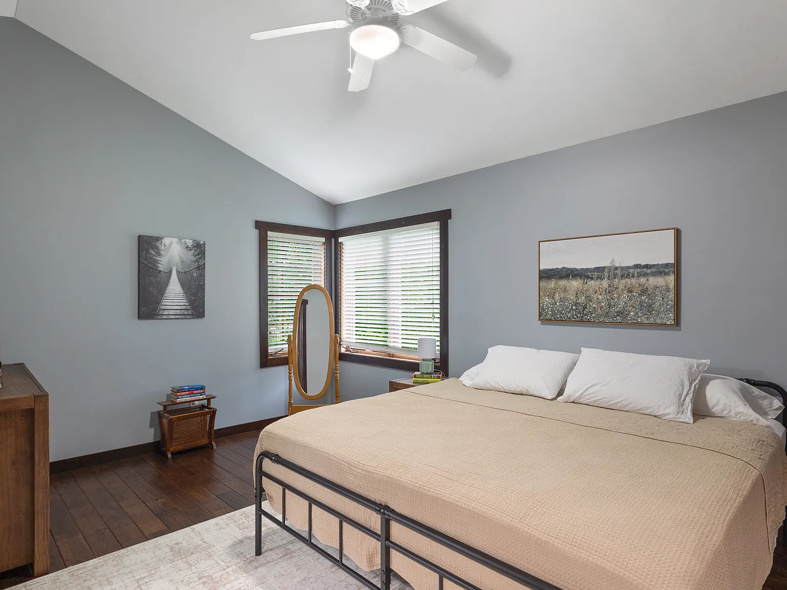 4 bed, $4,980 — Photo 4