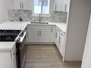 979 W 2nd St, San Pedro, CA 90731