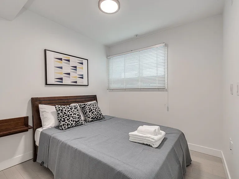 1433 Haro St — Photo 10