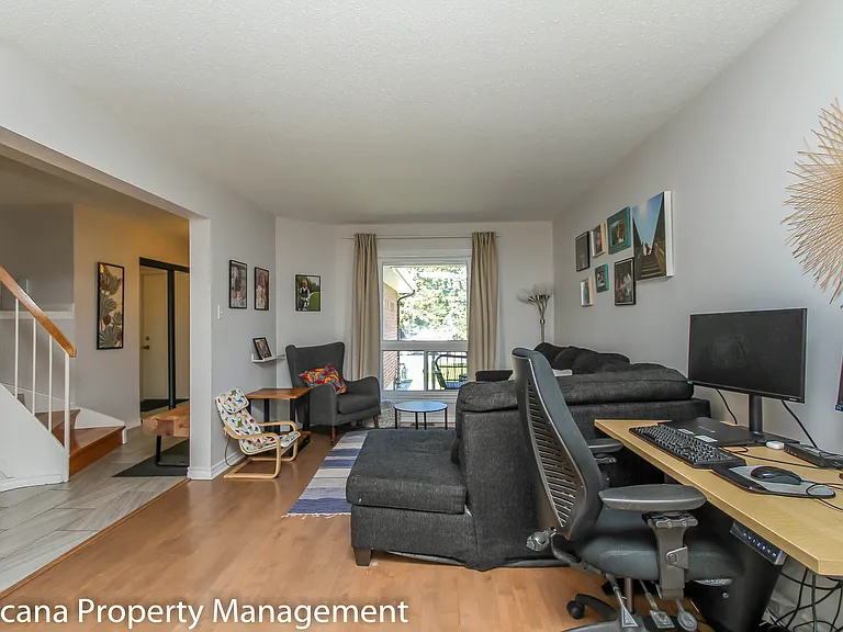 72 Burlington Cres #1 — Photo 9