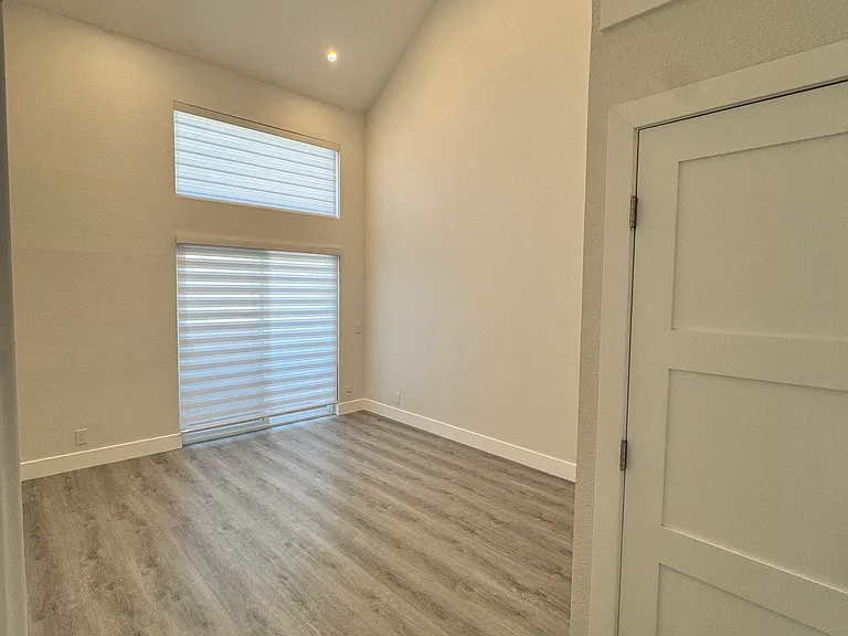 1526 Granite Hills Dr #B — Photo 16