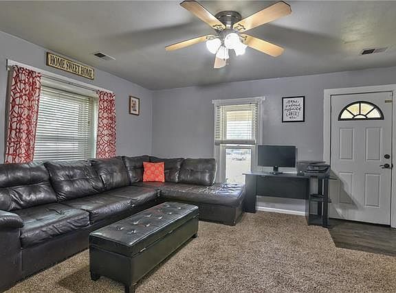 3rd image of 206 SE 14th St