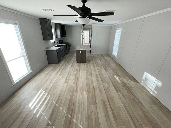 4th image of 2701 Leary Ln Trailer 86